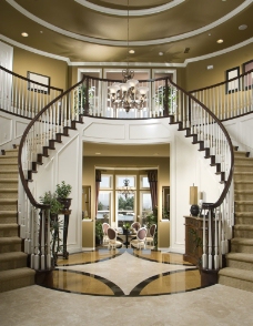 豪华别墅内的楼梯图片