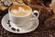 咖啡杯咖啡豆与咖啡图片